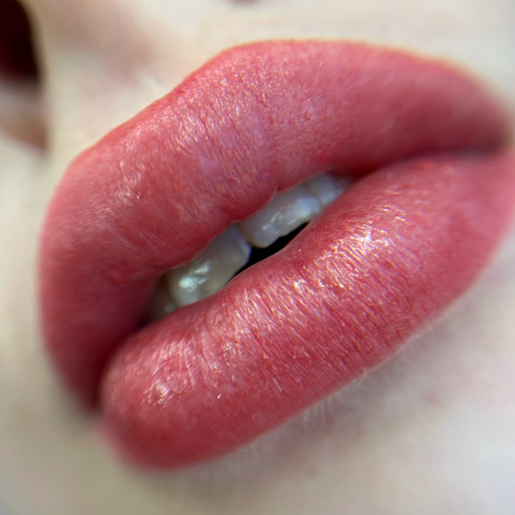 Перманент губ (первична процедура)