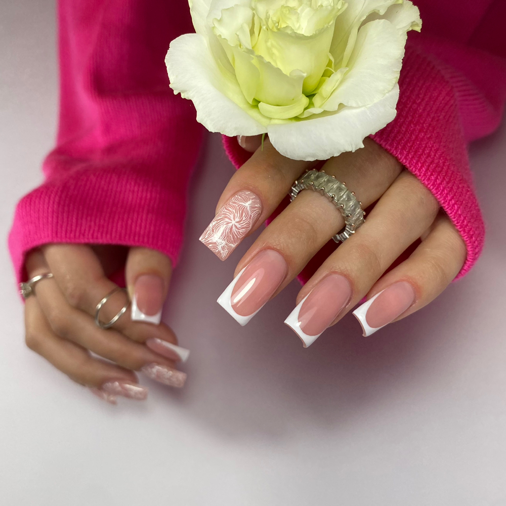 Наращивание ногтей