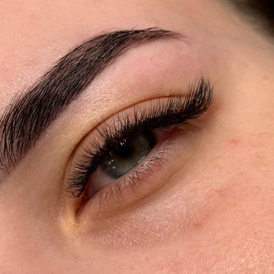 Наращивание ресниц 3D