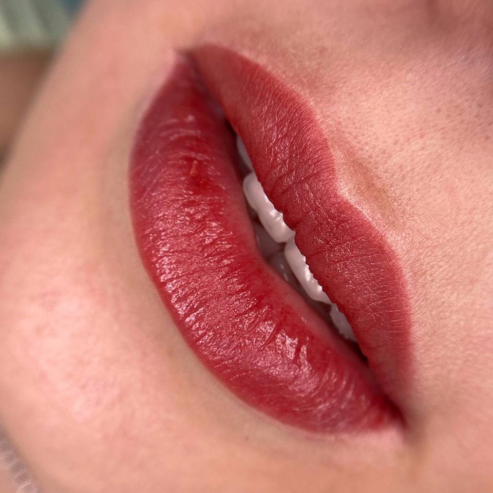 ГУБЫ (Перманентный макияж)