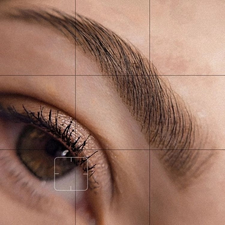 Окрашивание бровей