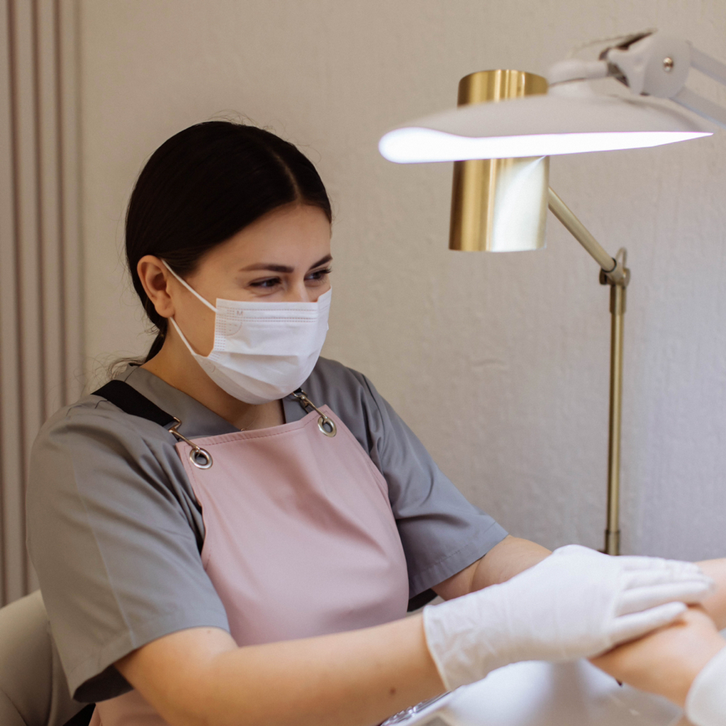 Маникюр без покрытия