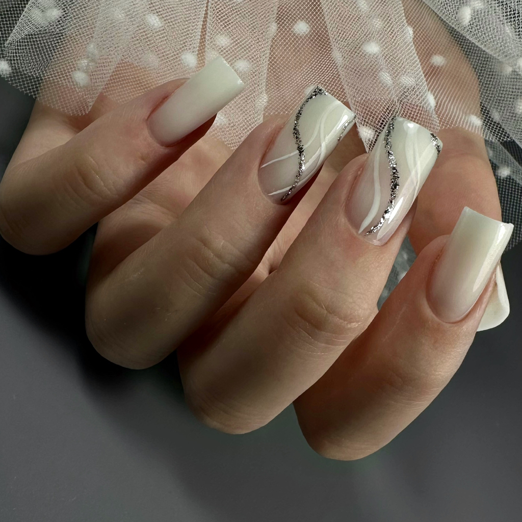 Маникюр восстановление архитектуры, однотон, легкий дизайн