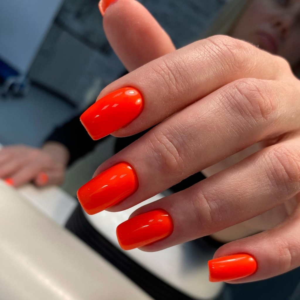 Маникюр с покрытием гель-лак