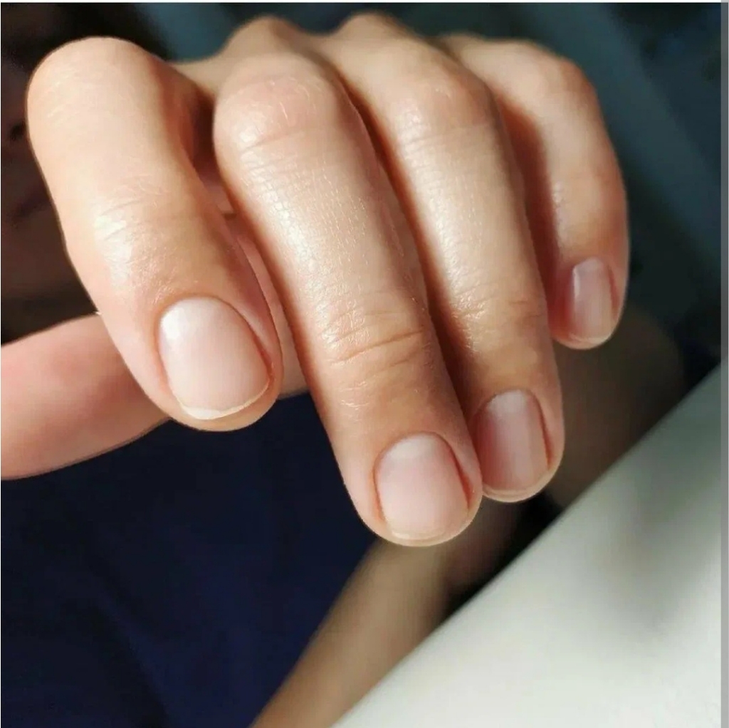 Маникюр (без снятия и покрытия гель-лаком) + масло или крем. Покрытие лечебным лаком + 100₽