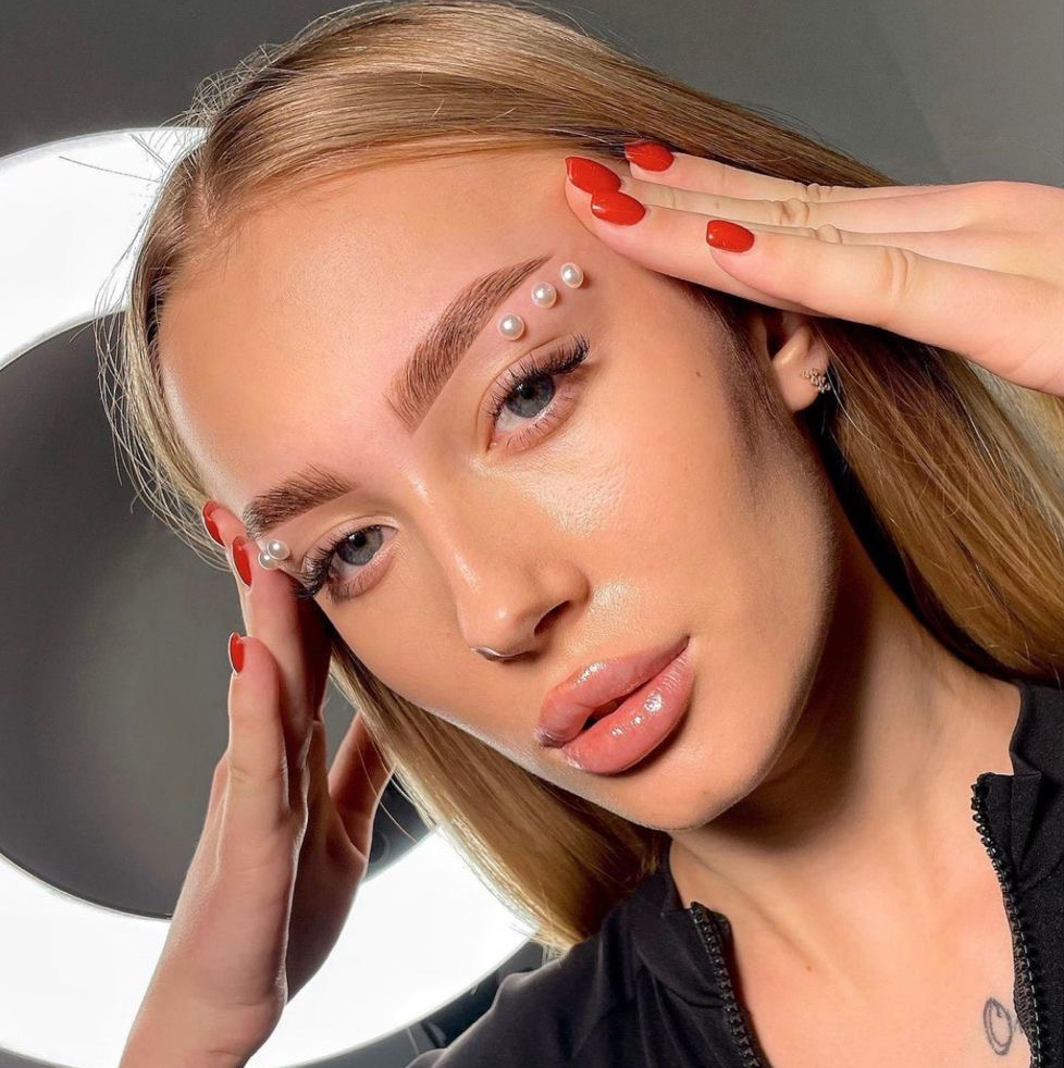 Ламинирование бровей + коррекция + окрашивание+счастье для бровей