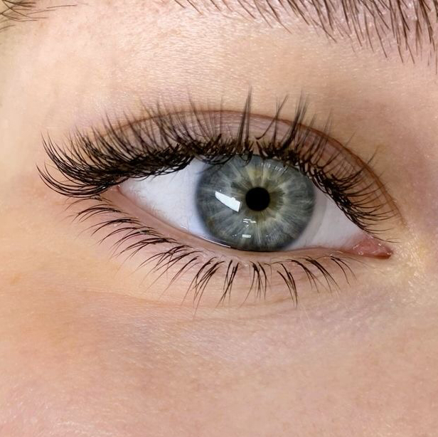 Наращивание нижних ресничек