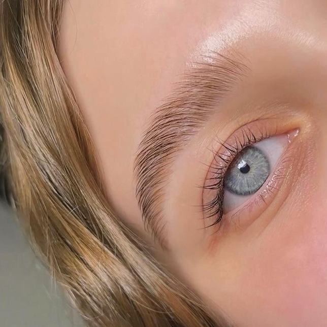 Окрашивание и коррекция бровей