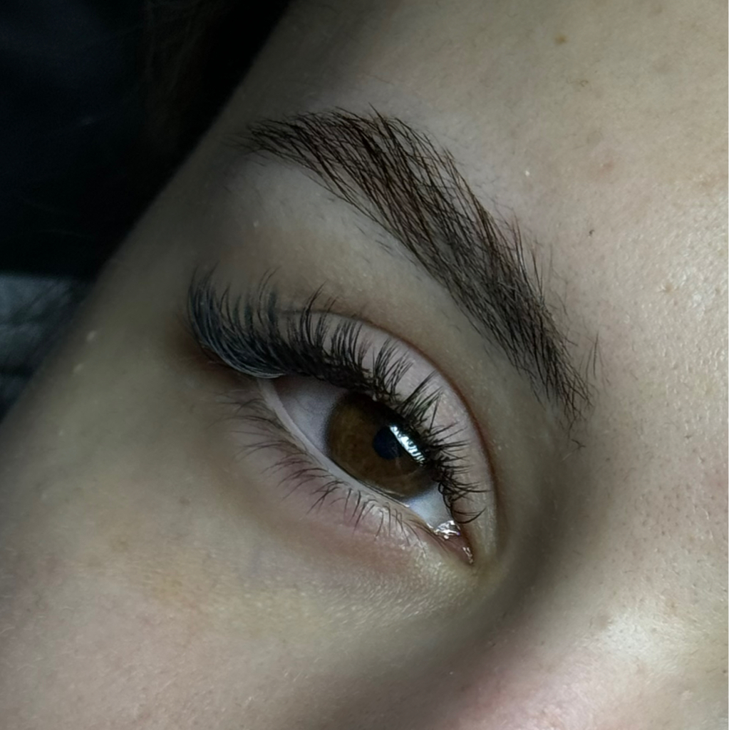 Наращивание ресниц 2D