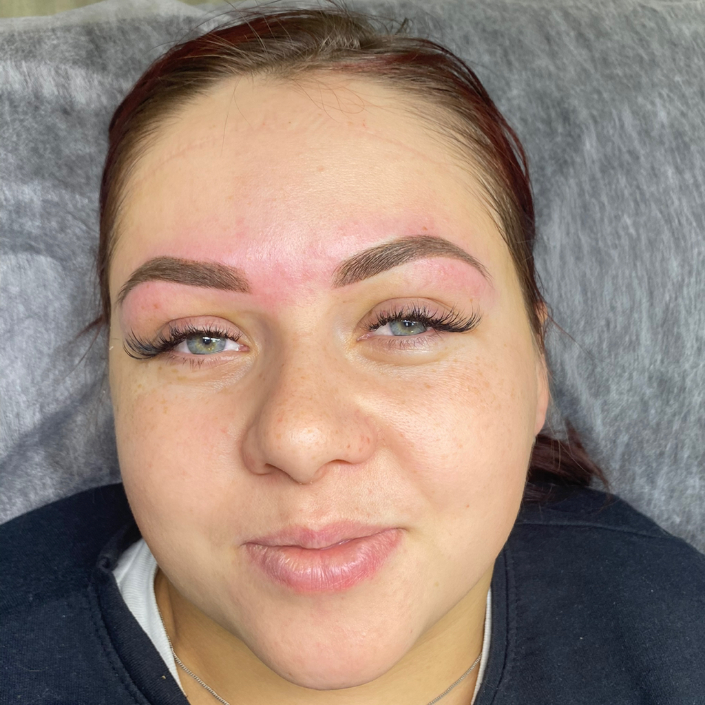 Перманентный макияж бровей