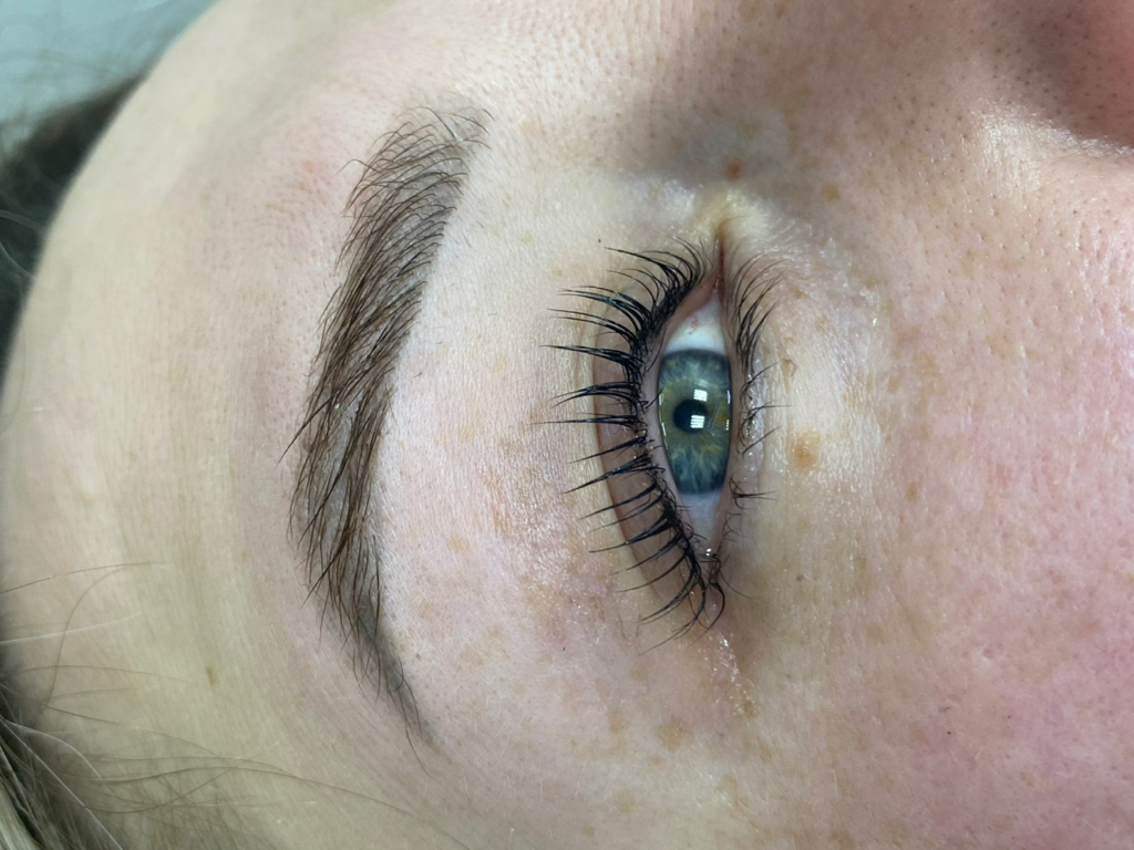 Окрашивание ресниц