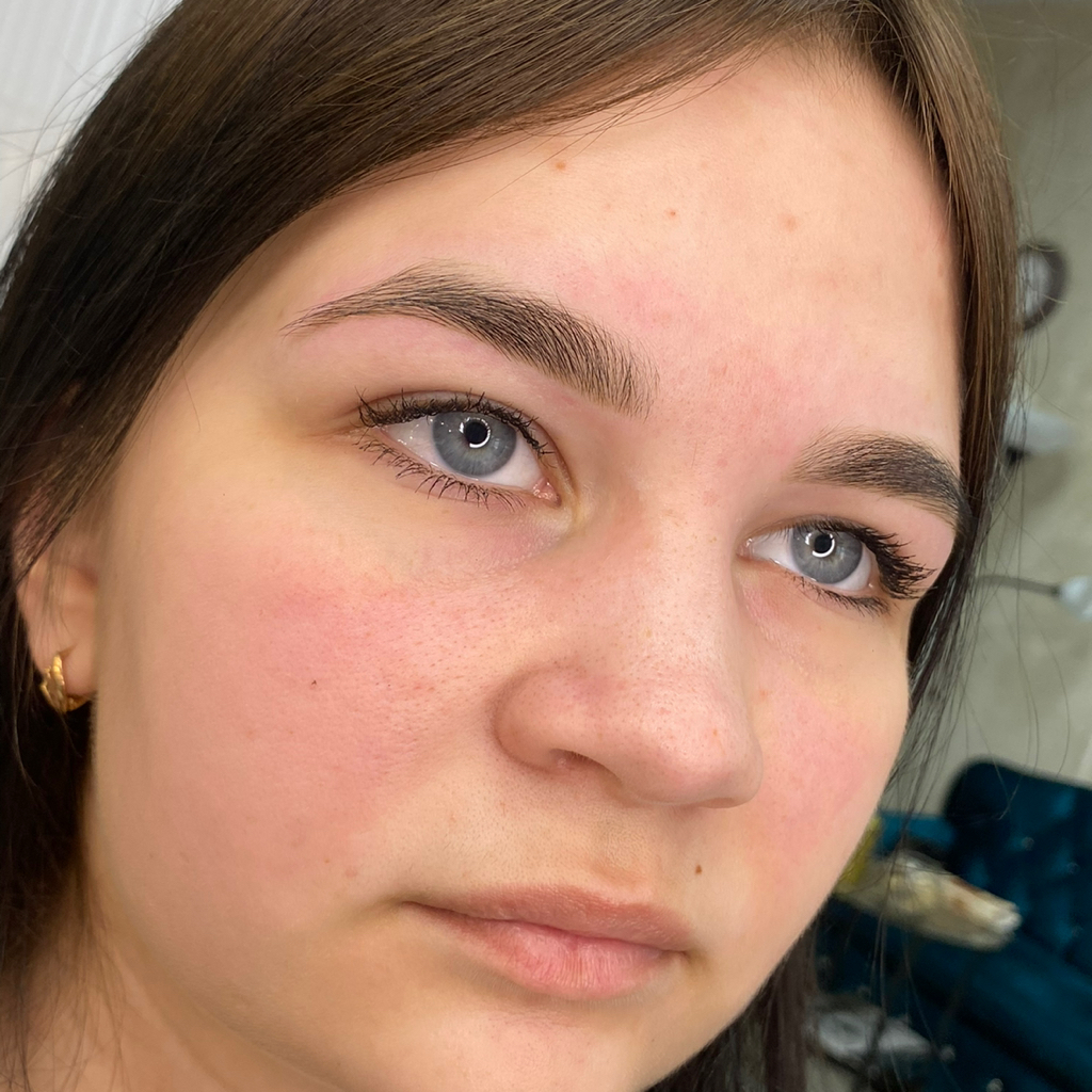 Коррекция бровей