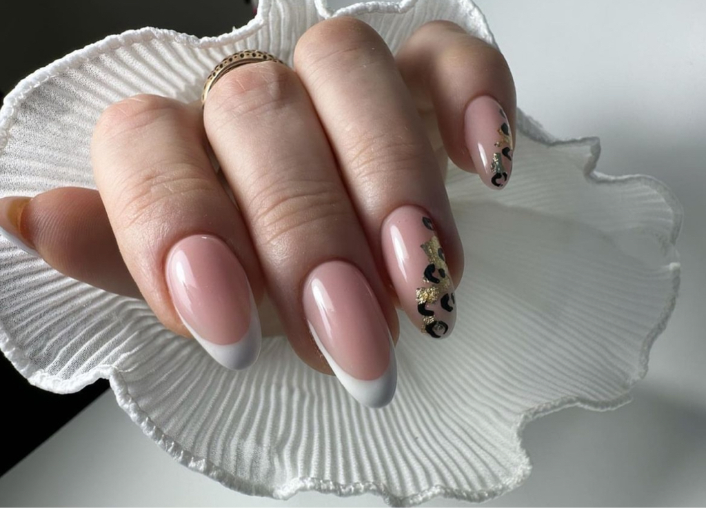 Аппаратный маникюр+покрытие+френч