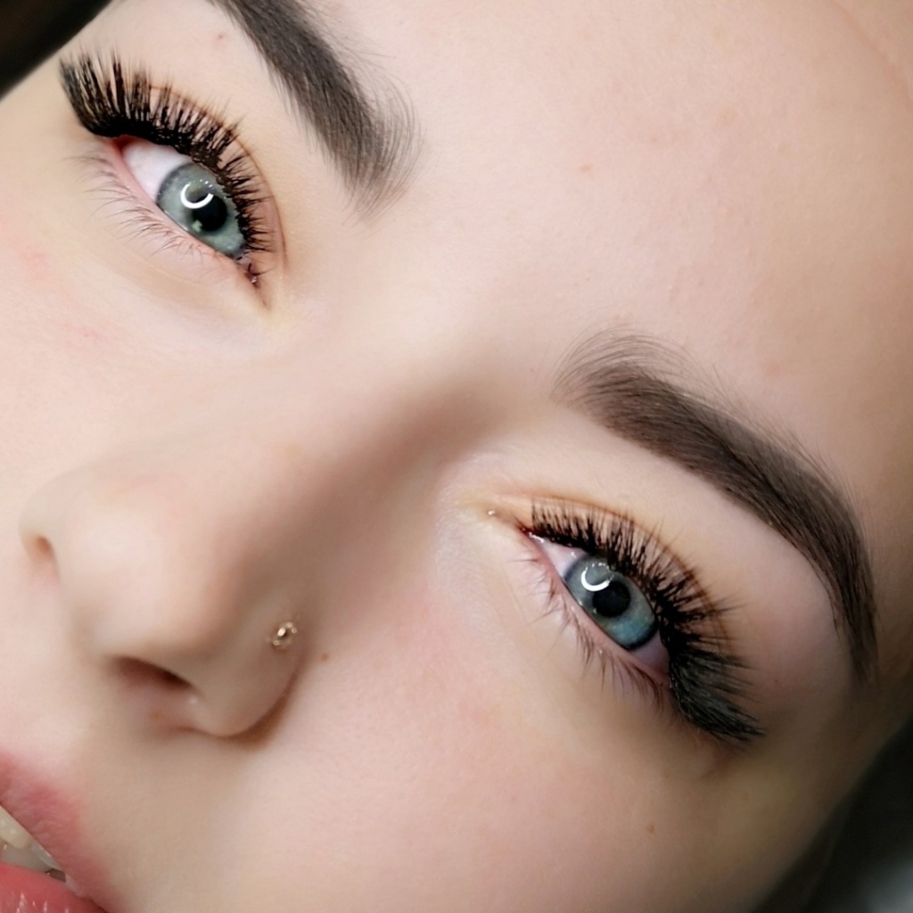 MIX: брови + 1,5 д

 (не первичные брови)