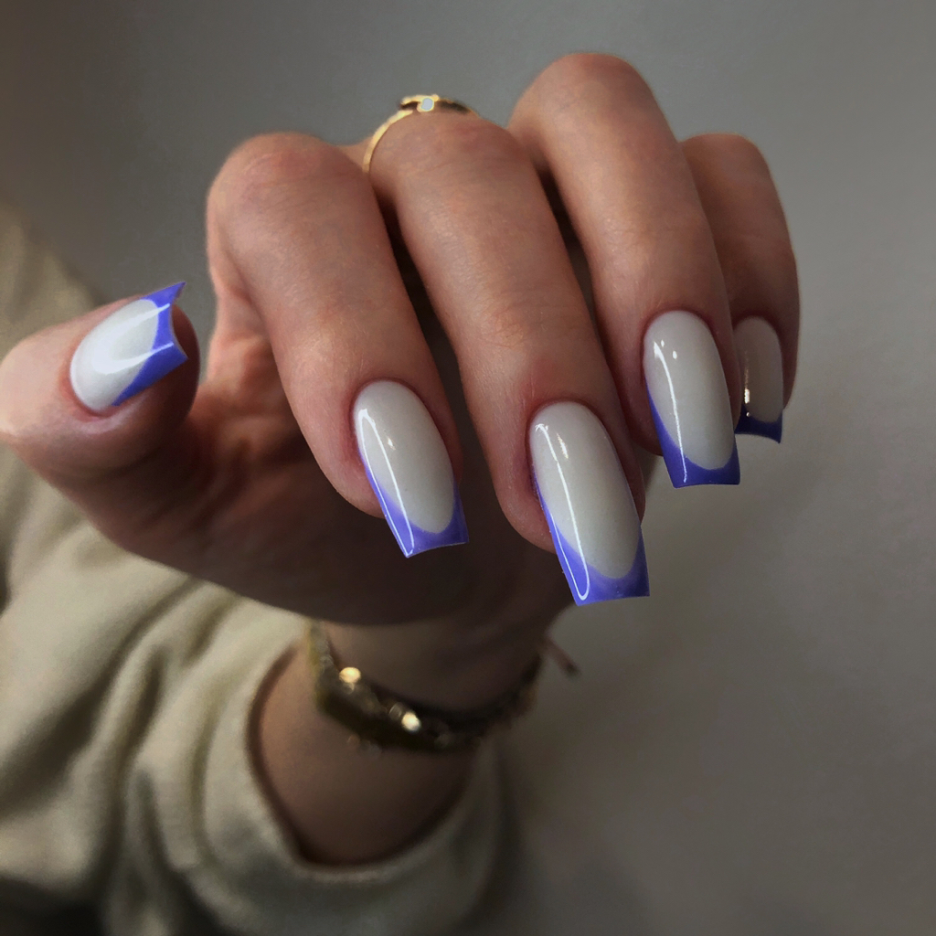 Маникюр с покрытием Френч