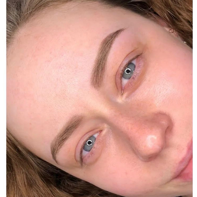 Перманентный макияж бровей