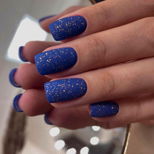 Коррекция ногтей с укреплением гелем (включая мелкий ремонт) + комбинированный маникюр