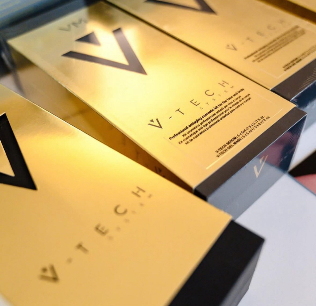 V-Tech System - это передовая космецевтическая система омолаживающая кожу уже с первого применения. Сила синтетических экзосом в паре со стимулирующей