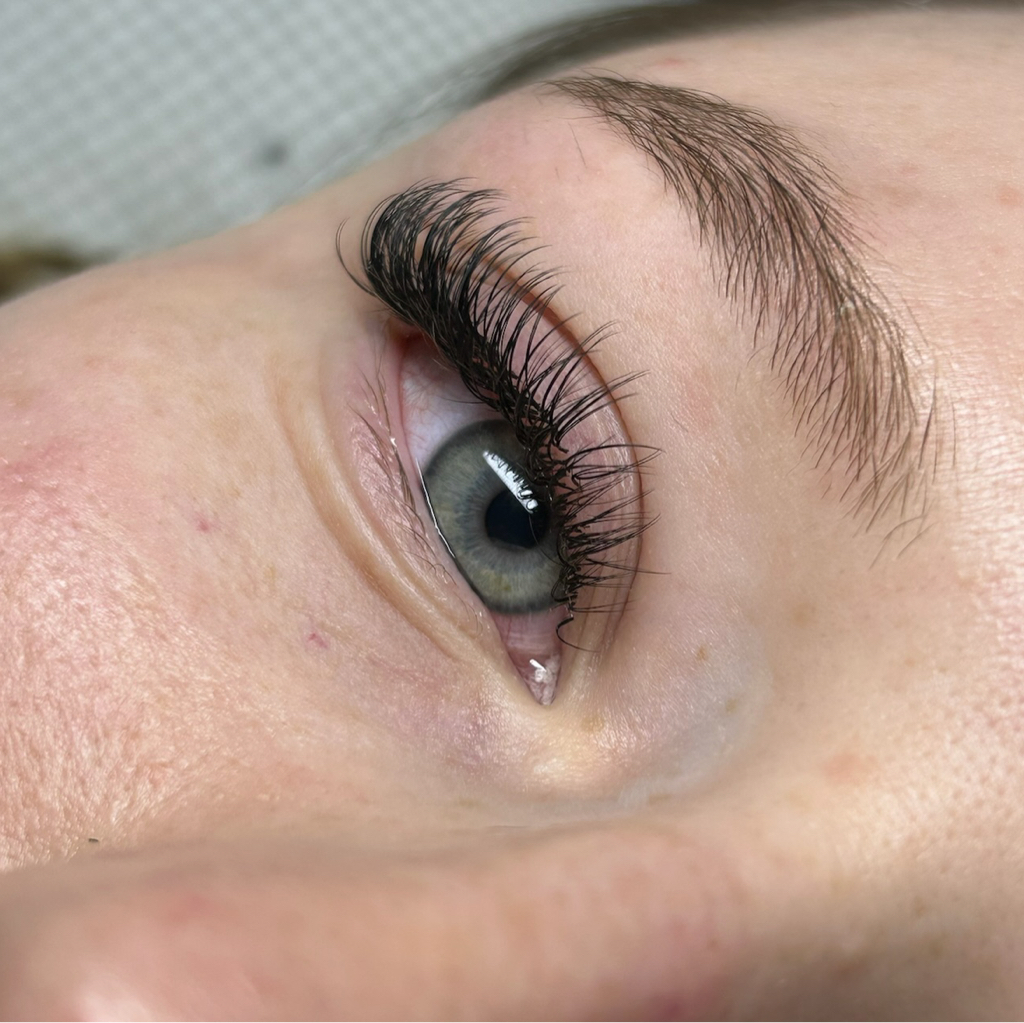 Наращивание ресниц 2 D