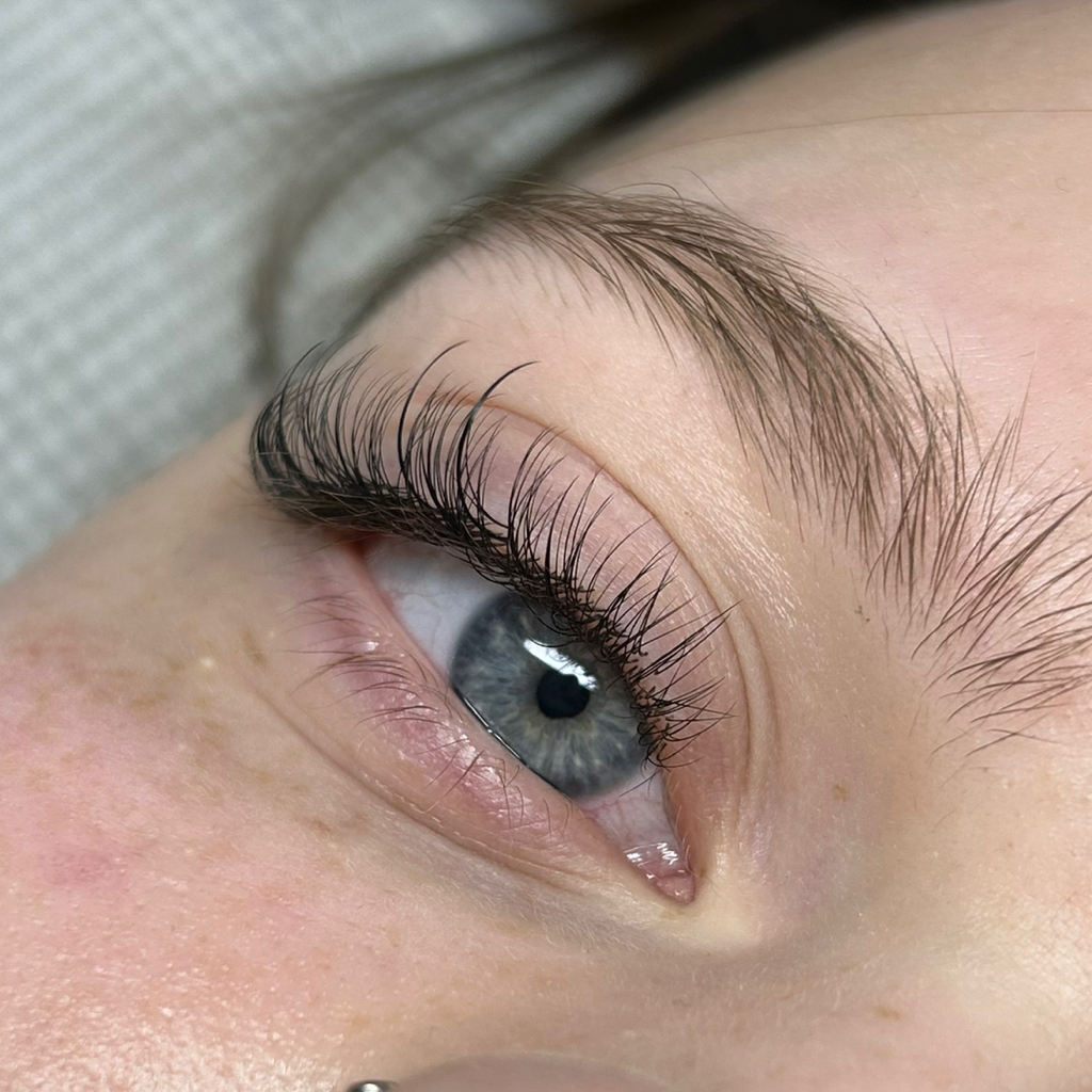 Классическое наращивание ресниц