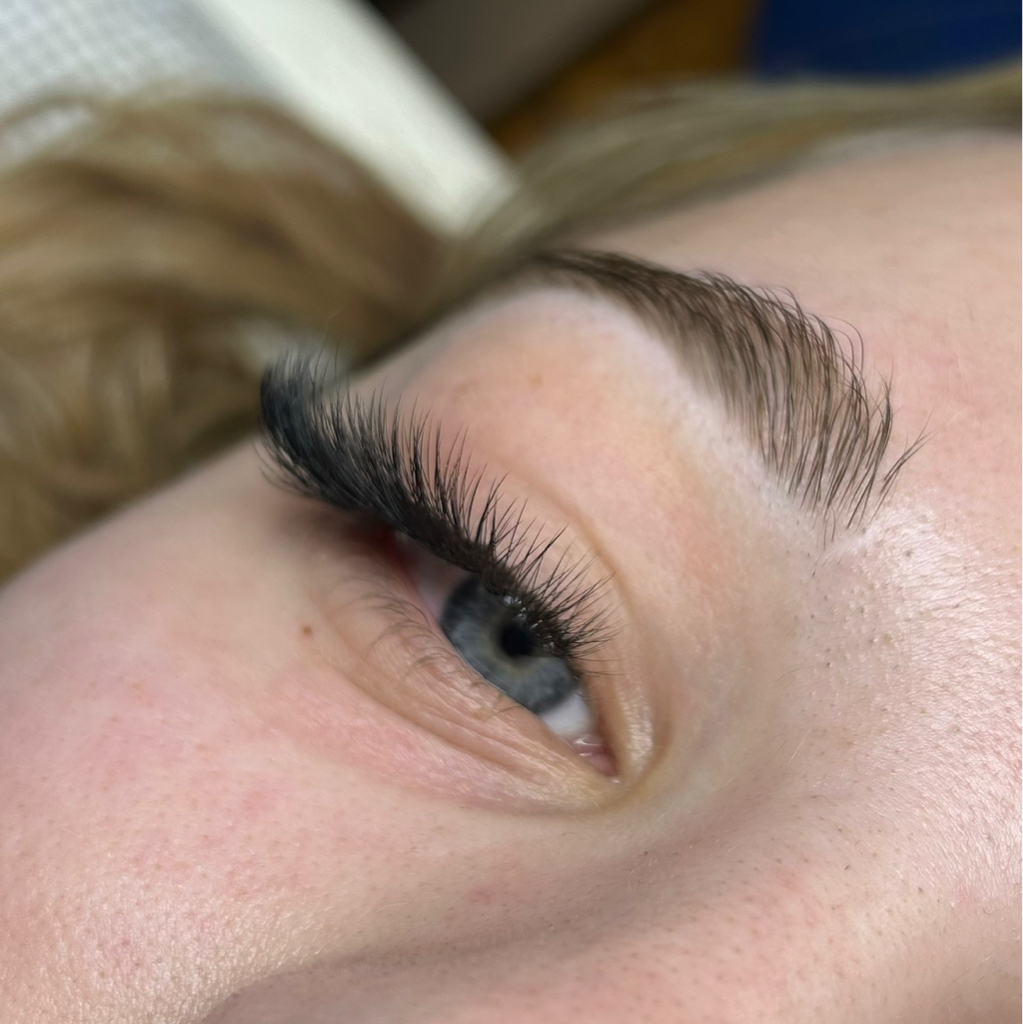 Наращивание ресниц 3 D