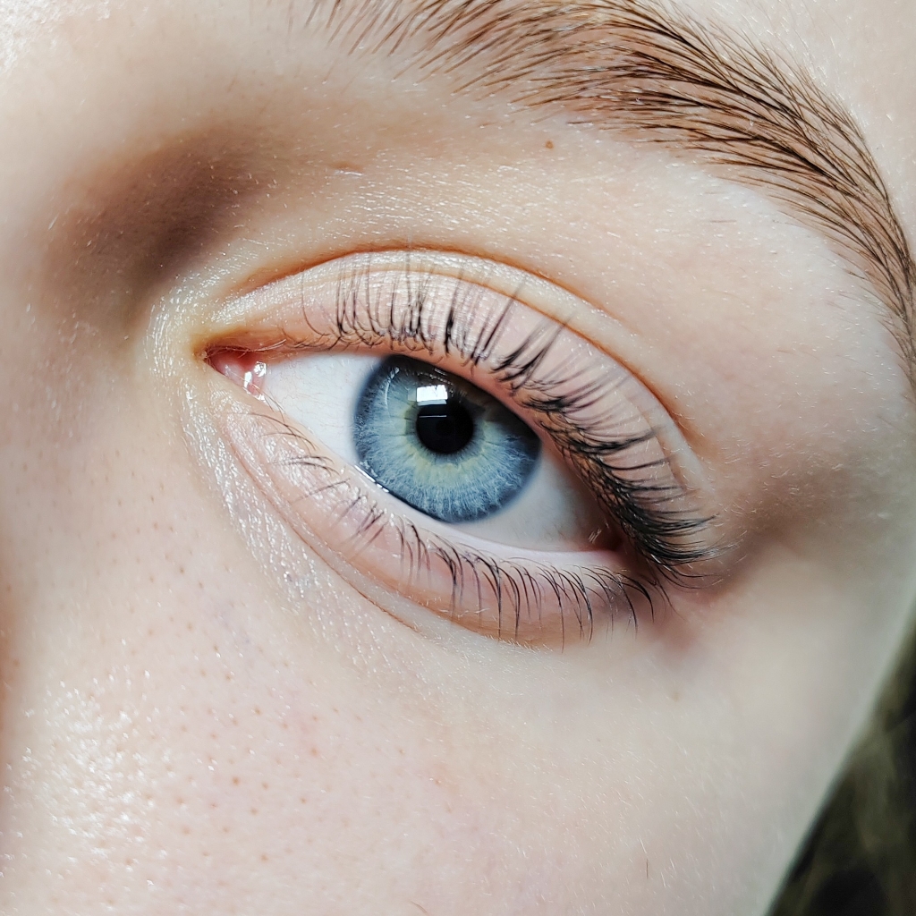 Ламинирование верхних и нижних ресниц