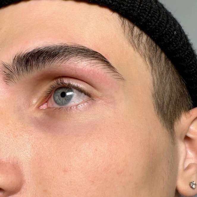Мужская коррекция бровей