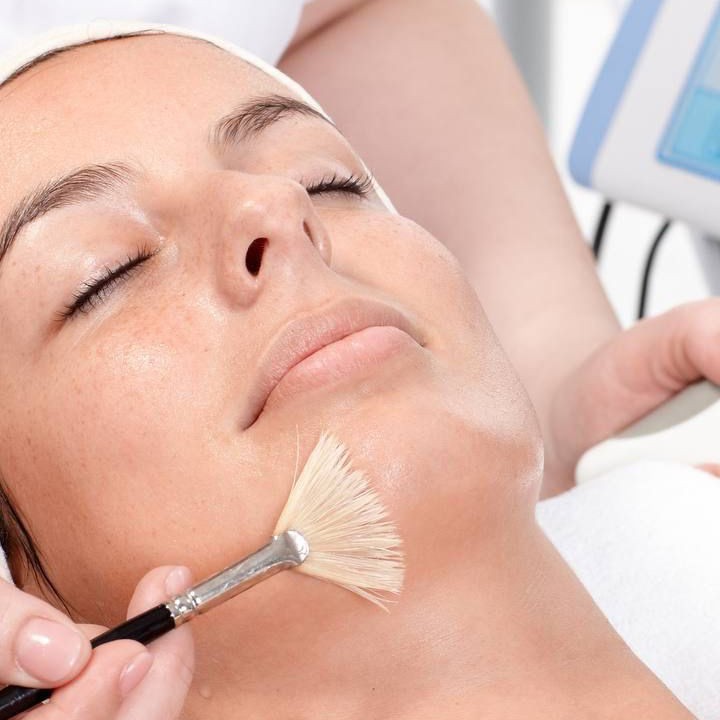 Голливудский поверхностный пилинг (требуется консультация)