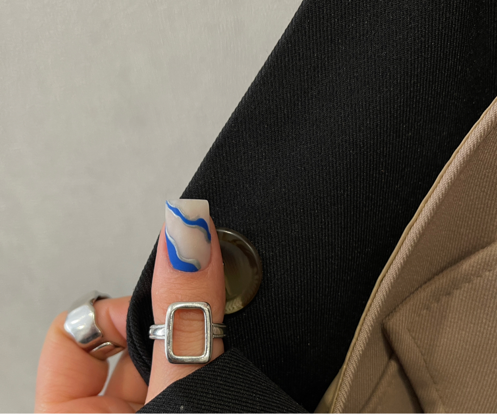 Маникюр с однотонным покрытием