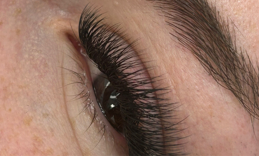 Наращивание ресниц 3д