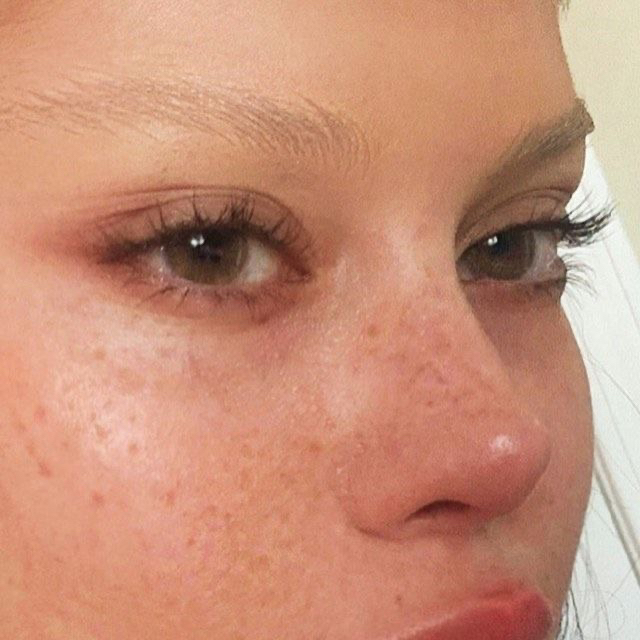 Осветление бровей