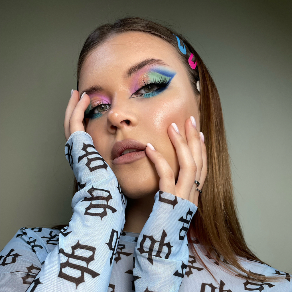 COLOUR MAKEUP