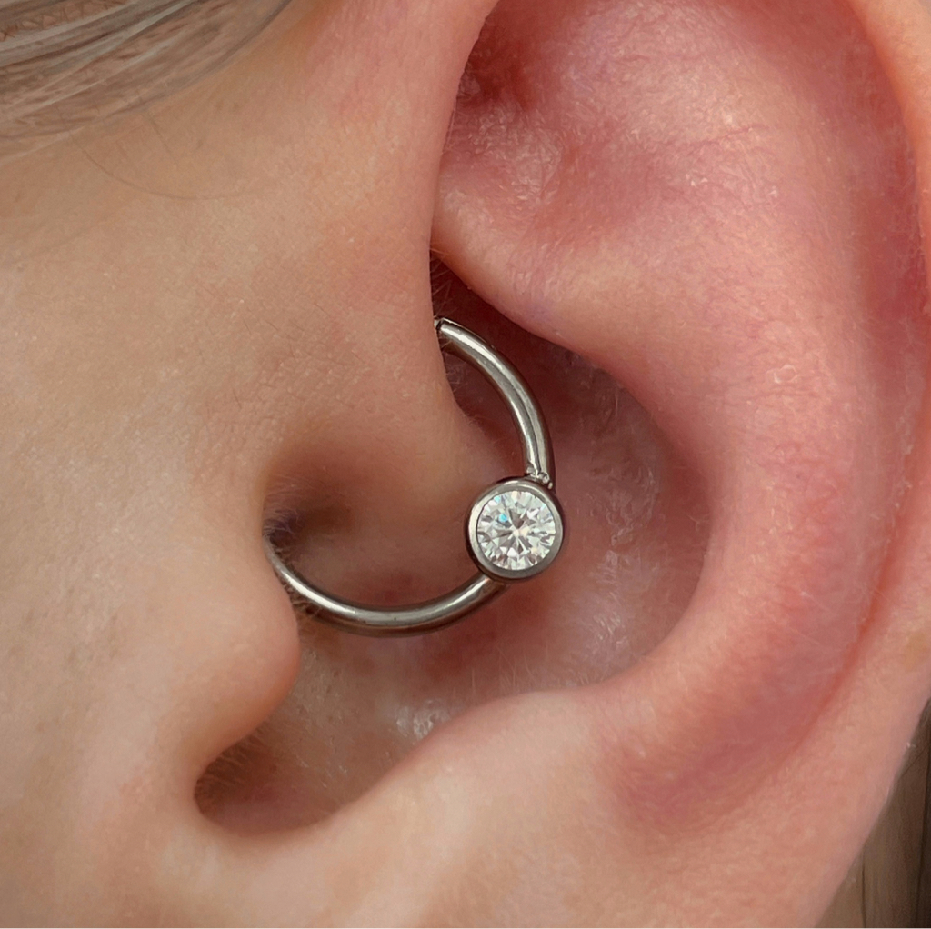 Дэйс (daith)