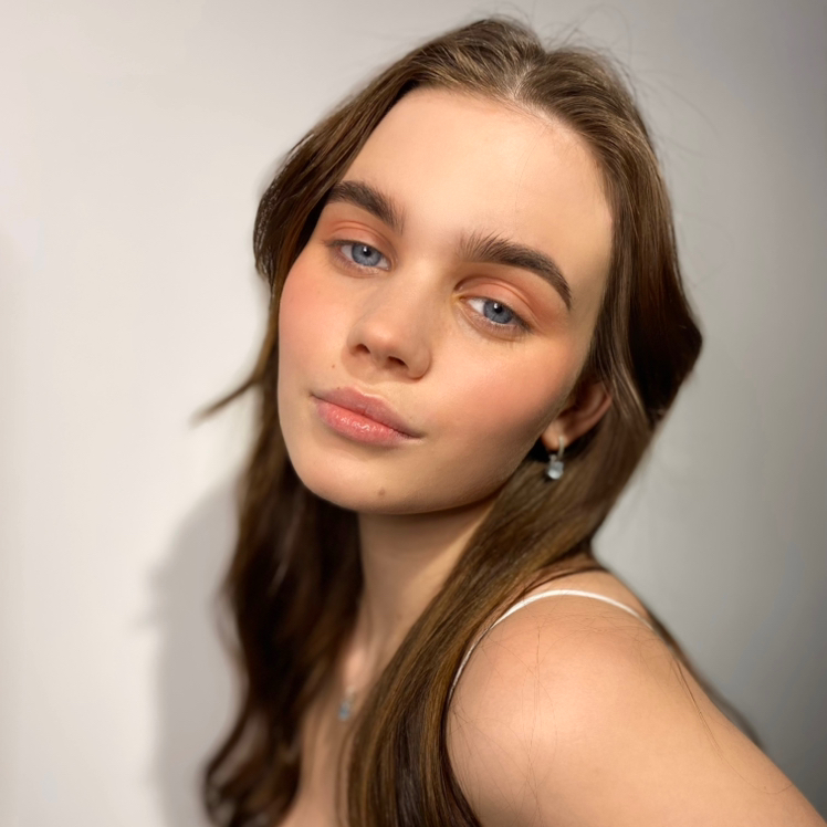 Окрашивание бровей + коррекция