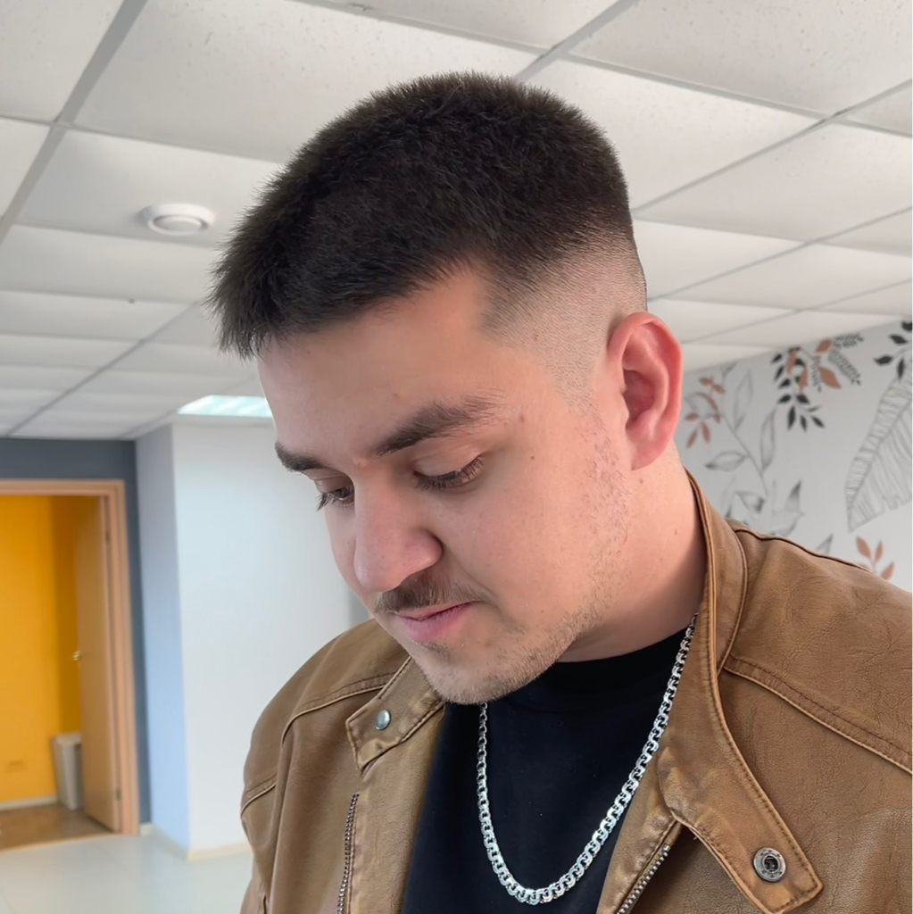 Комплекс: стрижка + депиляция уши, нос + оформление бровей