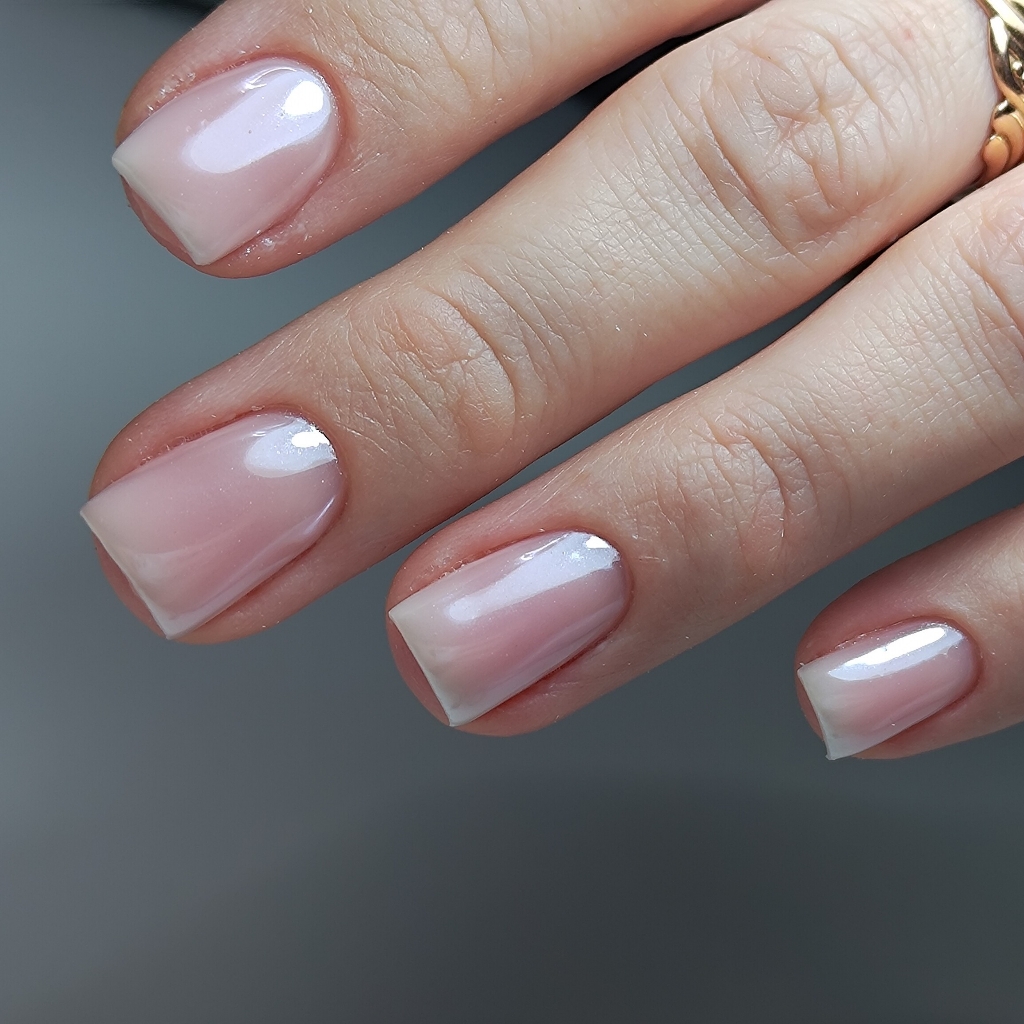 Маникюр с покрытием и дизайн  с композицией не менее чем на 4 ноготя