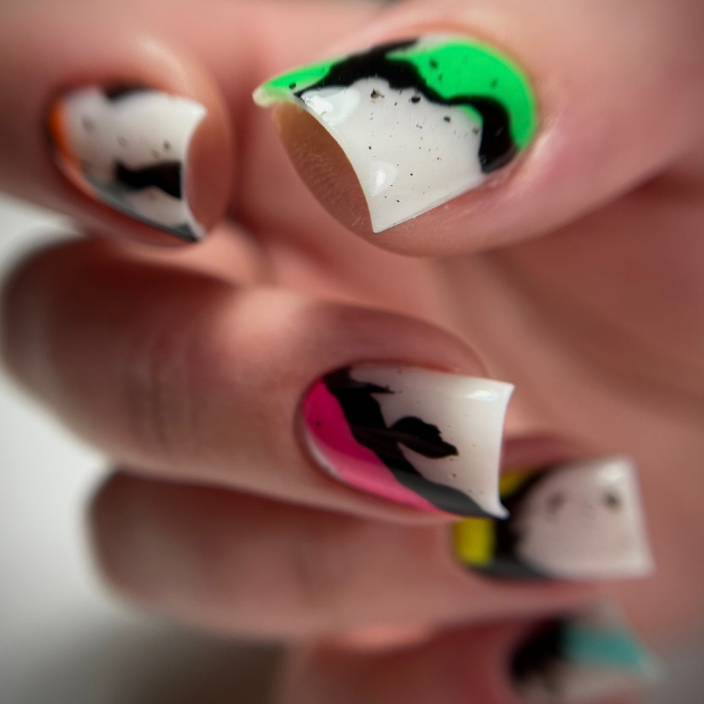 Наращивание ногтей гелем (до средней длины)