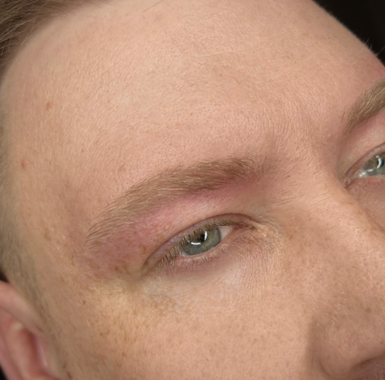 Мужская коррекция бровей