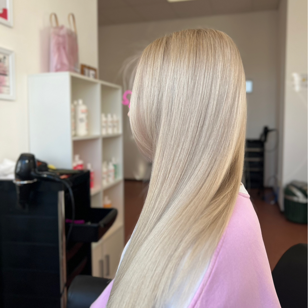 Окрашивание Корней «Total blond»