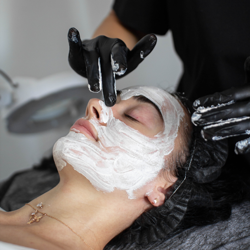 Ультразвуковая чистка лица с пилингом и маской