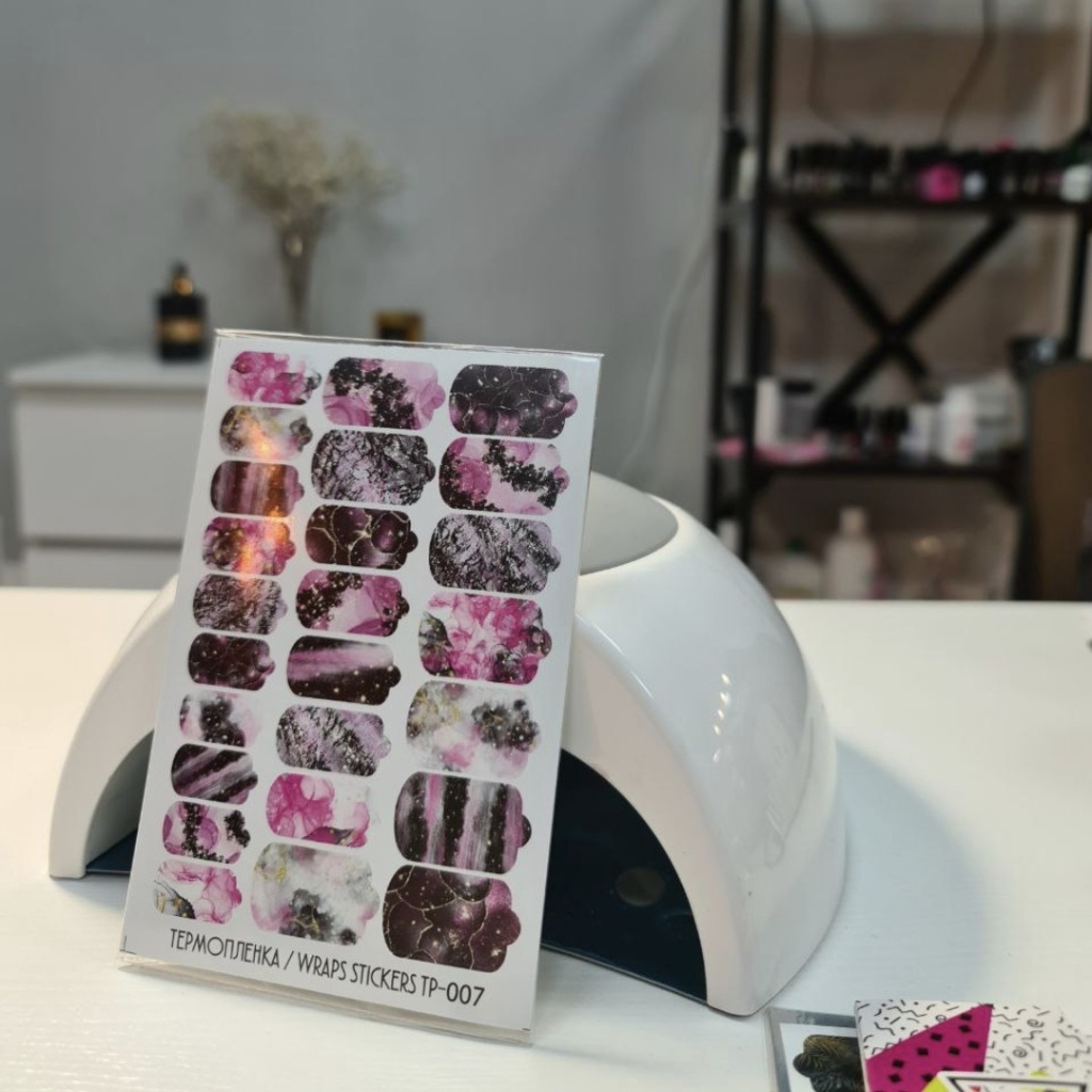 Маникюр с покрытием термо-плёнками