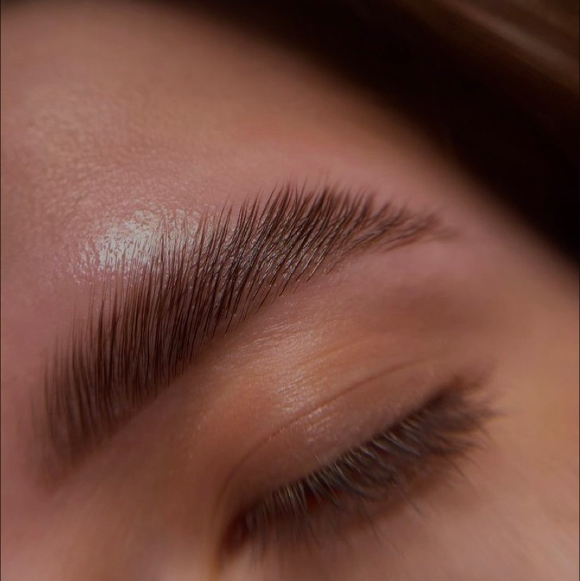 Долговременная укладка бровей с коррекцией и окрашиванием