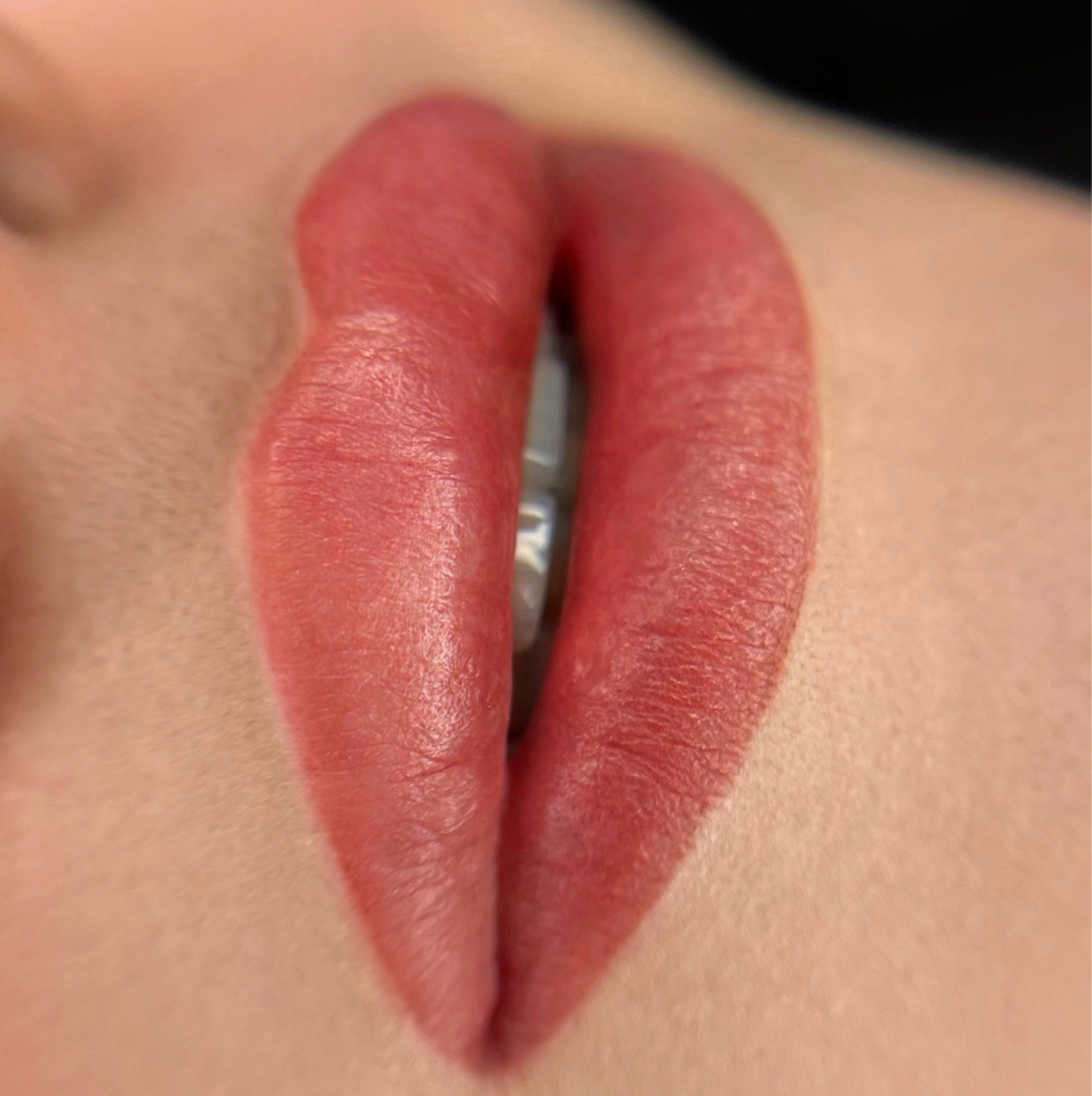 перманентный макияж губ