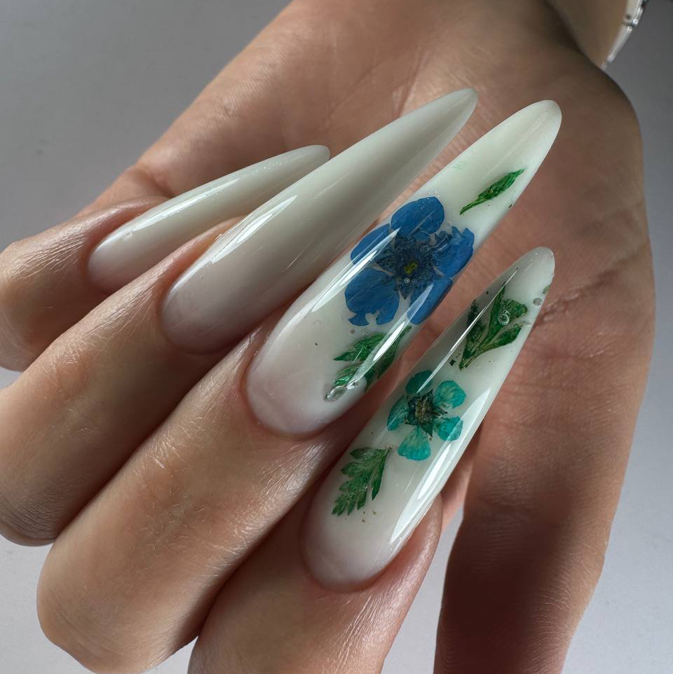 Наращивание ногтей