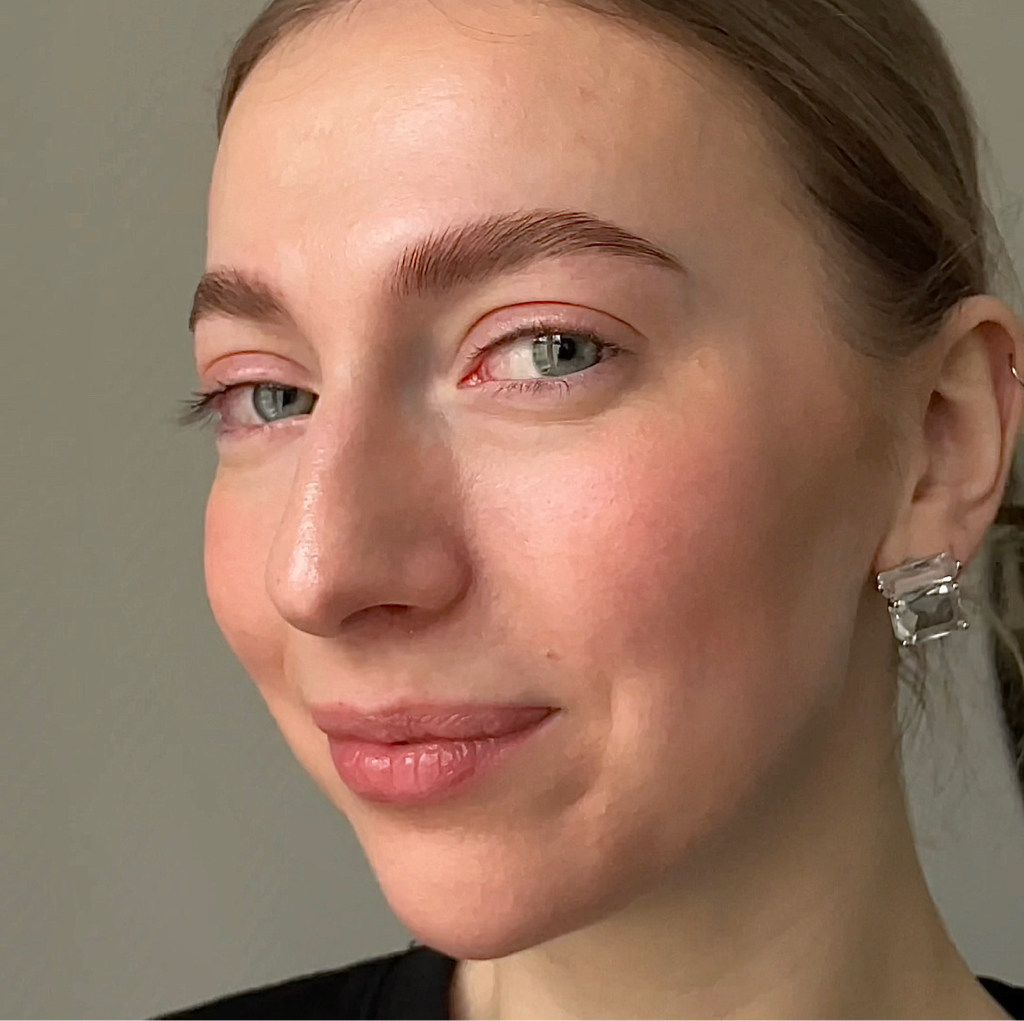 Коррекция бровей + уход