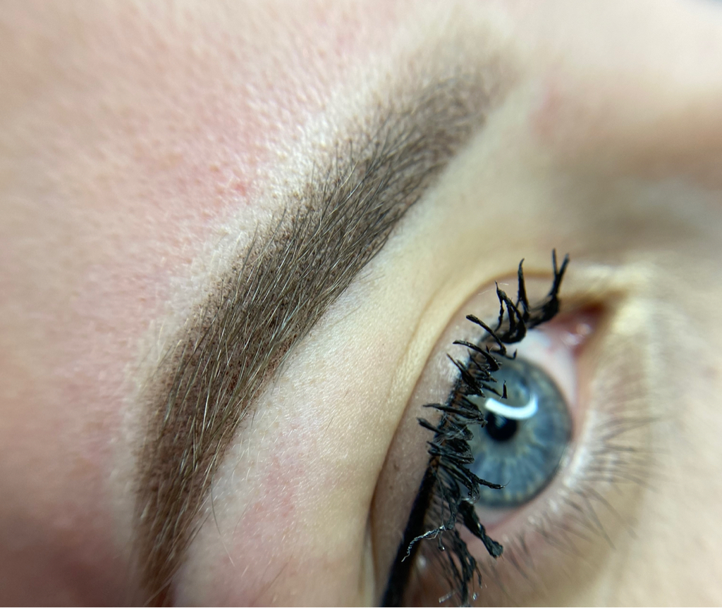 Перманент бровей