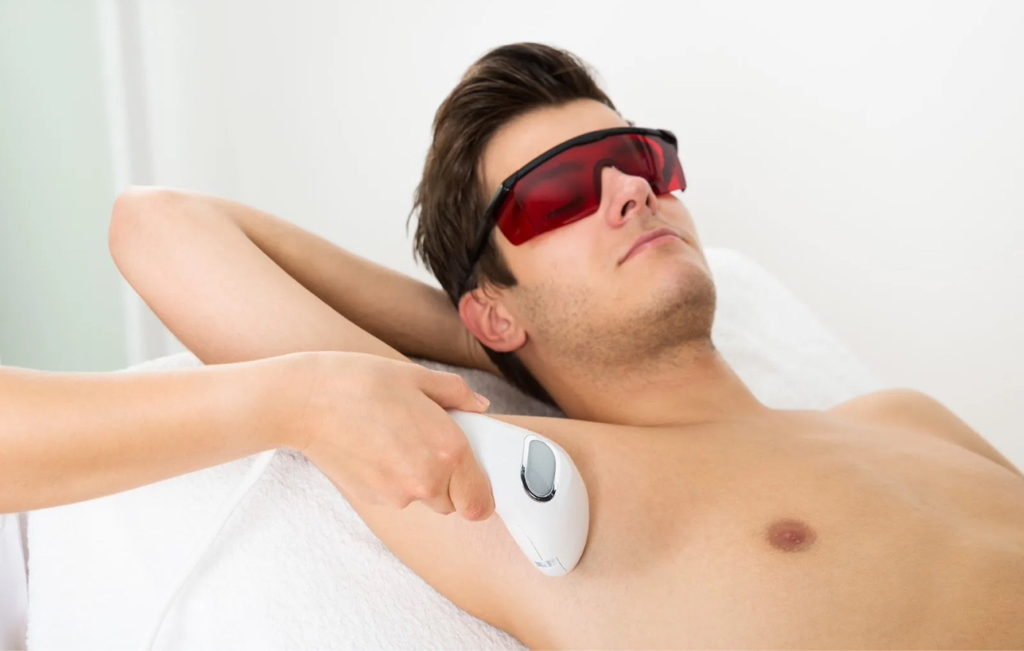 Подмышечные впадины