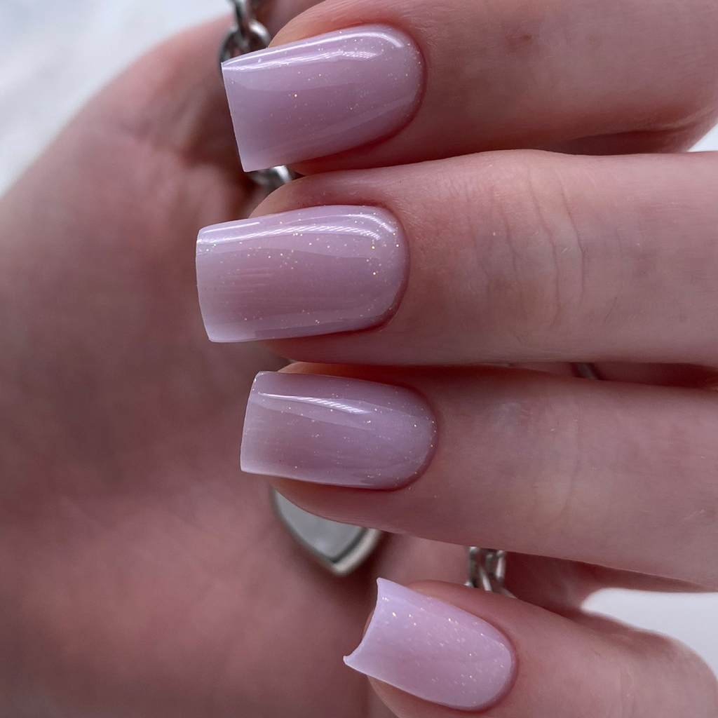 Маникюр с укреплением и созданием правильной архитектуры и четких форм с помощью геля