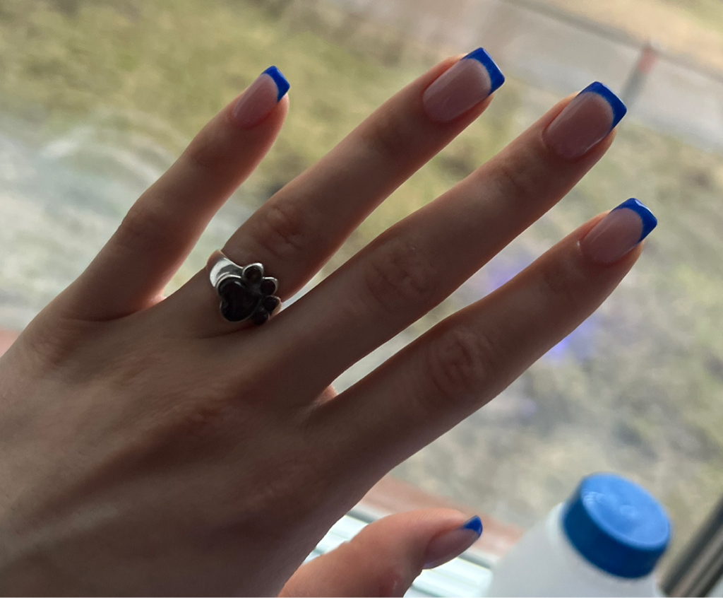 Коррекция наращивания ногтей