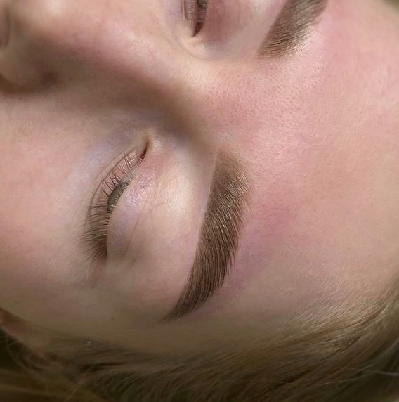 Долговременная укладка, коррекция( воск, пинцет) окрашивание краской Бронсан